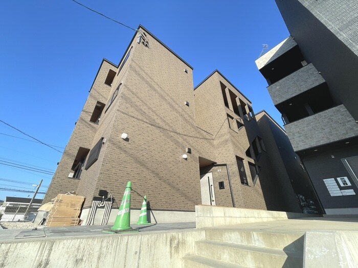 メディオ・リヴェール紫駅の物件外観写真