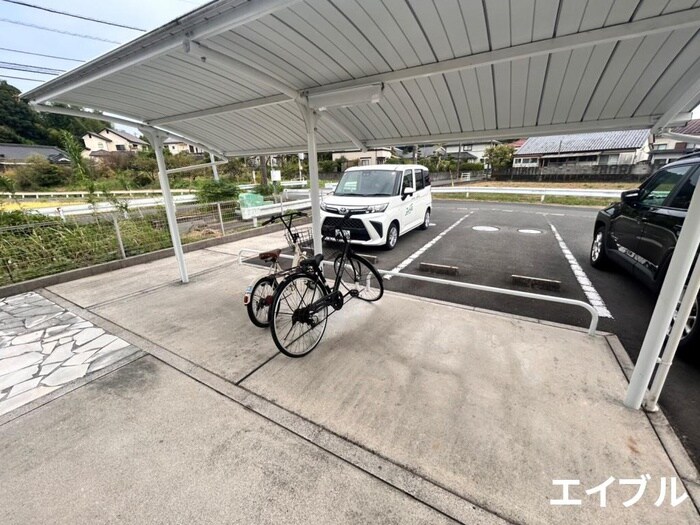 ミレネールの物件外観写真