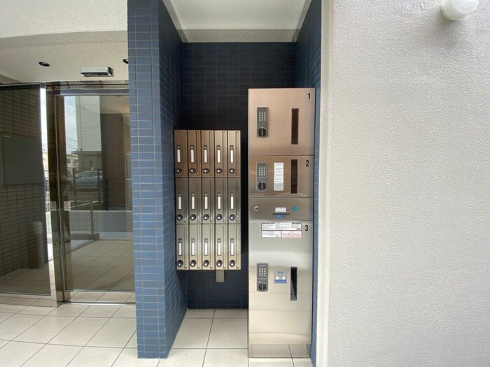 MERVEILLE・三萩野の物件外観写真