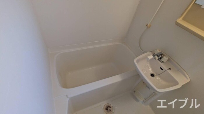 エリザホールの物件内観写真