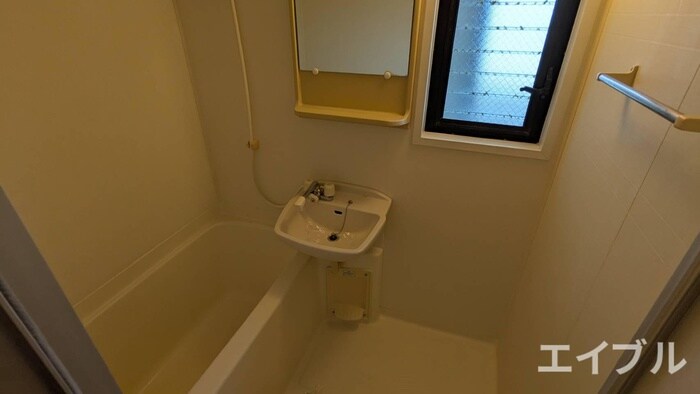 エリザホールの物件内観写真