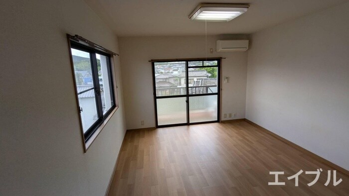 エリザホールの物件内観写真