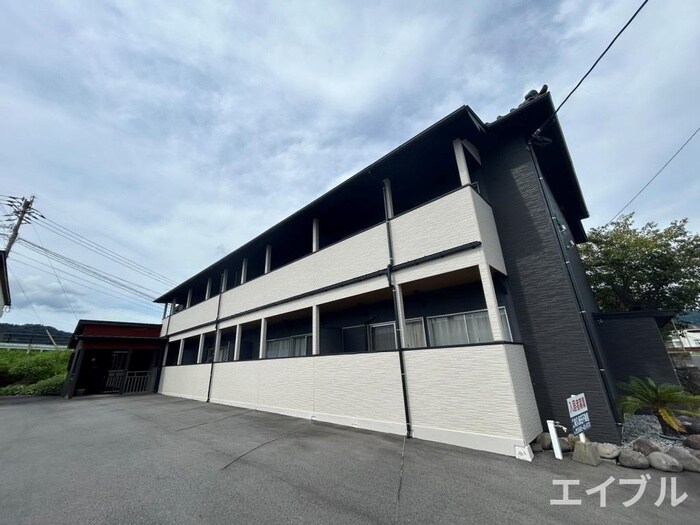 コースリーズ清水の物件外観写真