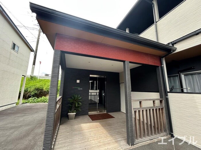 コースリーズ清水の物件外観写真