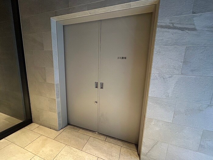 YAKUIN　SQUAREの物件外観写真