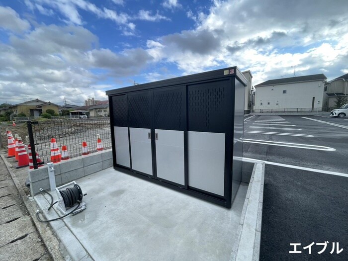 ファミリア長門石の物件外観写真