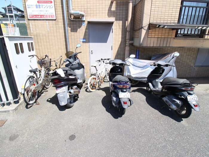 ファビラスマンションの物件外観写真