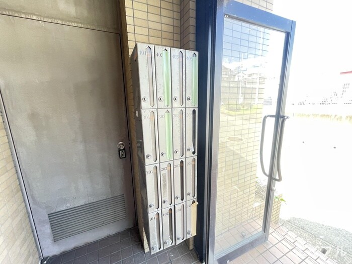 ファビラスマンションの物件外観写真