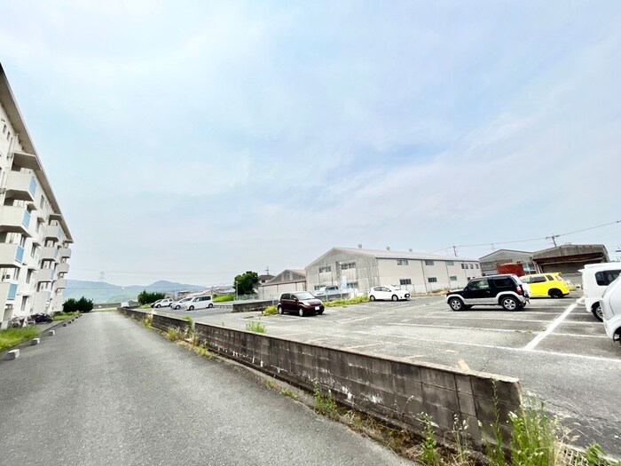 ビレッジハウス直方1号棟の物件外観写真