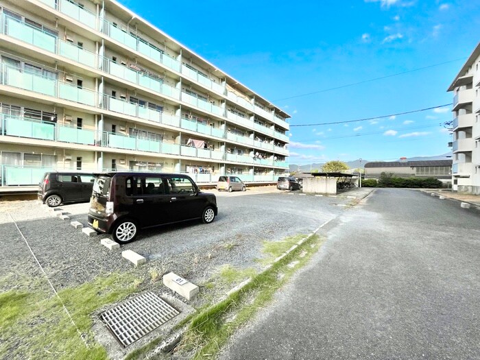 ビレッジハウス直方5号棟の物件外観写真