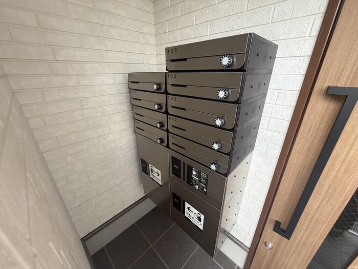 Le Lien Blanc 空港前の物件外観写真