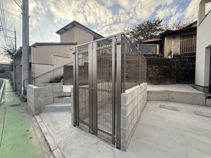 Le Lien Blanc 空港前の物件外観写真