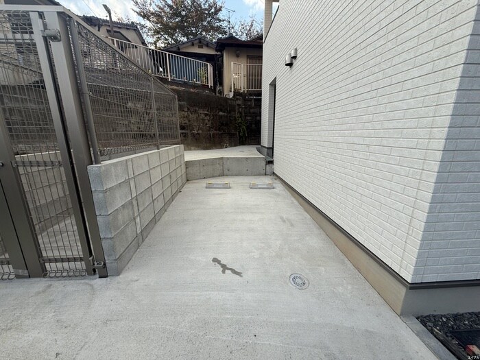 Le Lien Blanc 空港前の物件外観写真