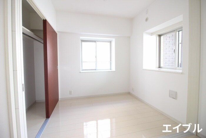 ヴィラ博丈下川端の物件内観写真