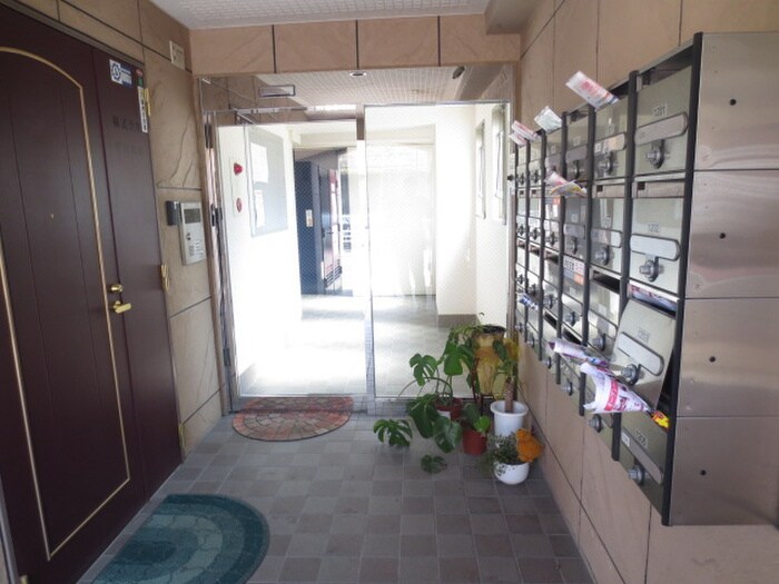 メイワコンチネンタルの物件外観写真