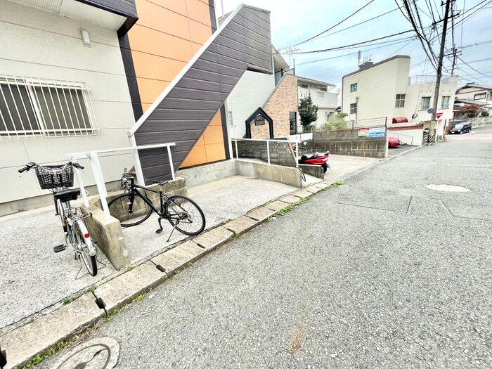 ホウレン荘の物件外観写真