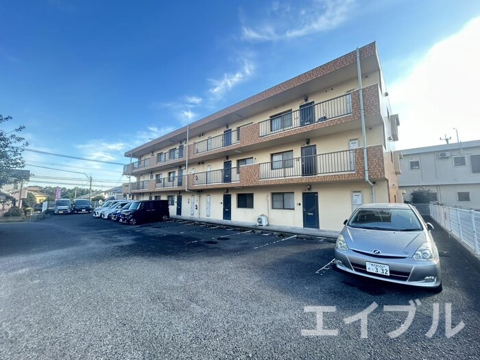 エンプロイ末吉の物件外観写真