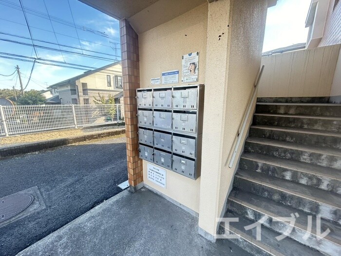 エンプロイ末吉の物件外観写真