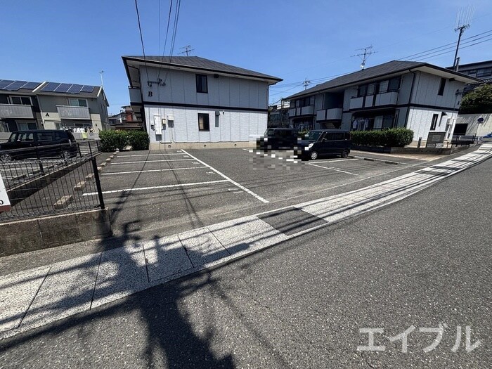 フローラ湯川Ａ棟の物件外観写真