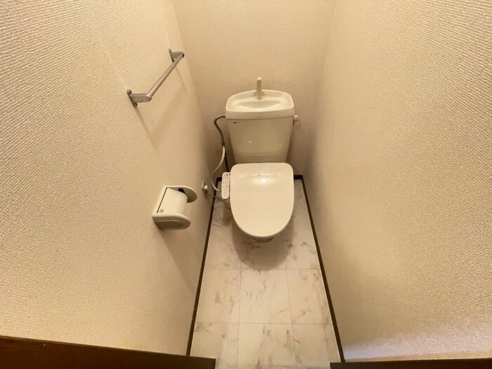 フローラ湯川Ａ棟の物件内観写真