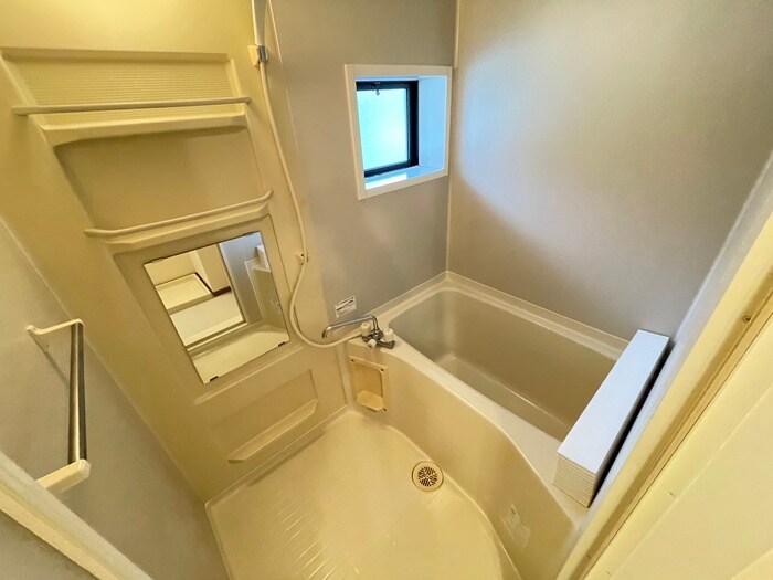 フローラ湯川Ａ棟の物件内観写真