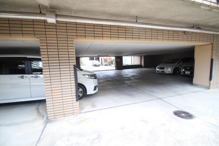 マノアール・アイの物件外観写真