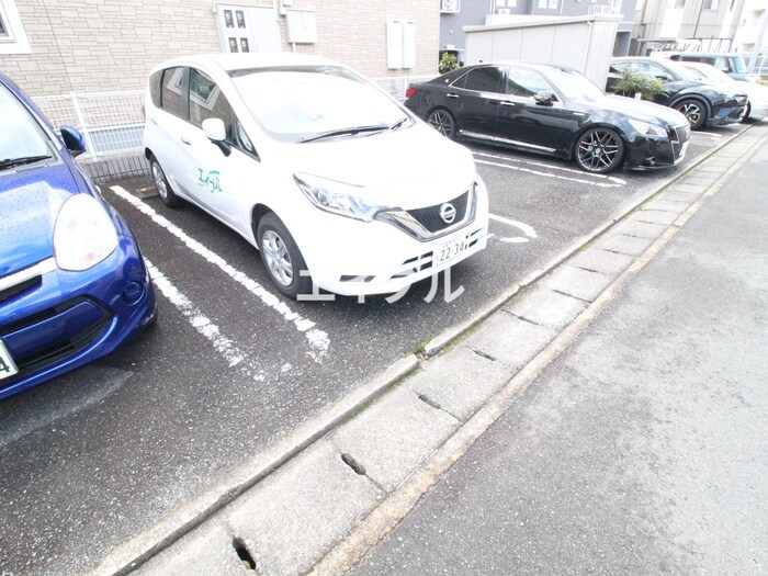 エレガンス山川Ⅱの物件外観写真