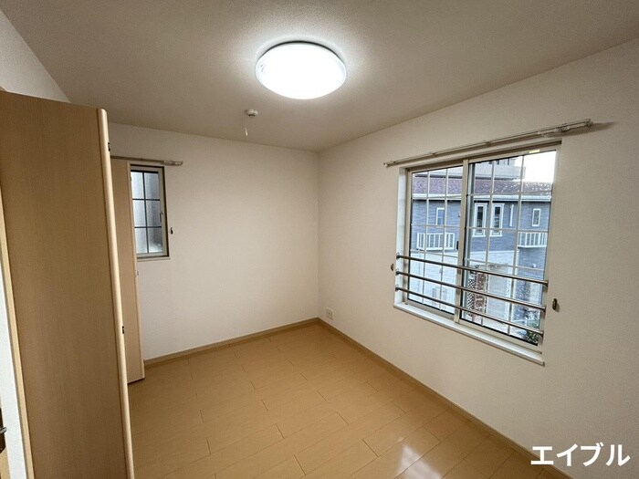 エレガンス山川Ⅱの物件内観写真