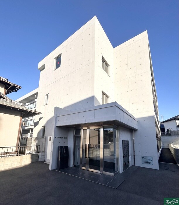 アールグランデ和白丘の物件外観写真