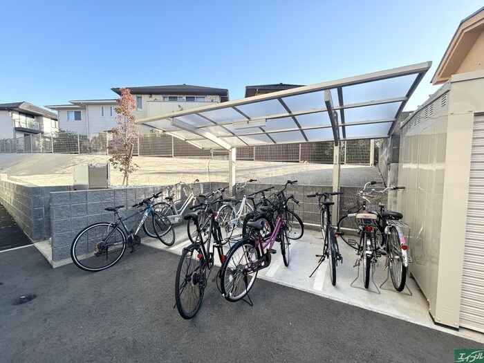 アールグランデ和白丘の物件外観写真