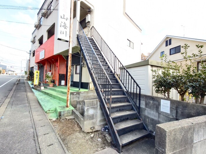 シャイニ－春日の物件外観写真