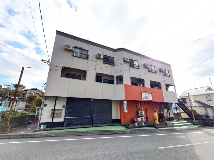 シャイニ－春日の物件外観写真