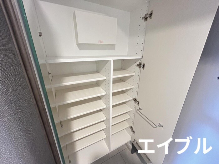 シーズンフラッツ渡辺通の物件内観写真