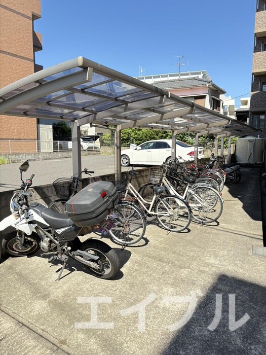 ジャスティス鴨池の物件外観写真