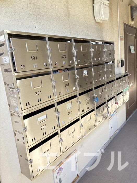 ジャスティス鴨池の物件外観写真