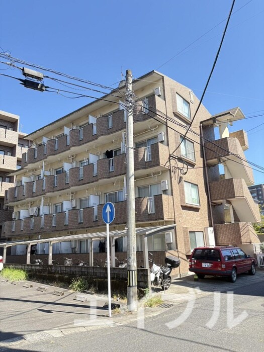 ジャスティス鴨池の物件外観写真