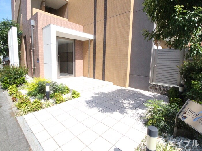 グランドアマレイⅦ番館の物件外観写真