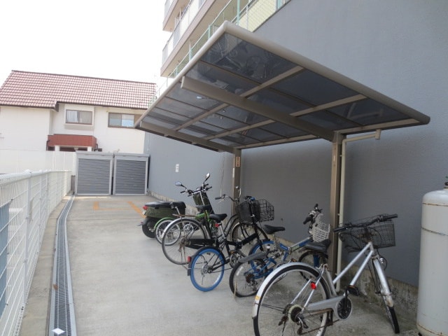 スプリングヒルズの物件外観写真