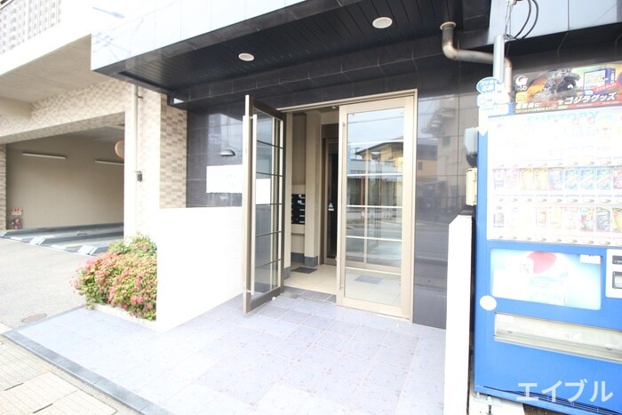 リライアンス井尻の物件外観写真