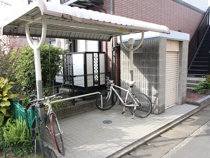 フローラセゾンの物件外観写真