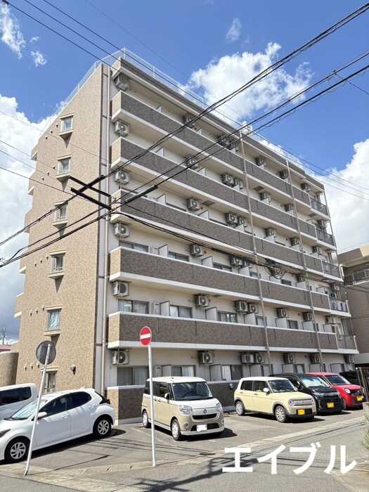 サンジュエル鴨池の物件外観写真