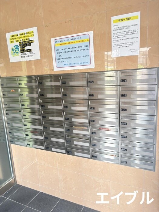 サンジュエル鴨池の物件外観写真