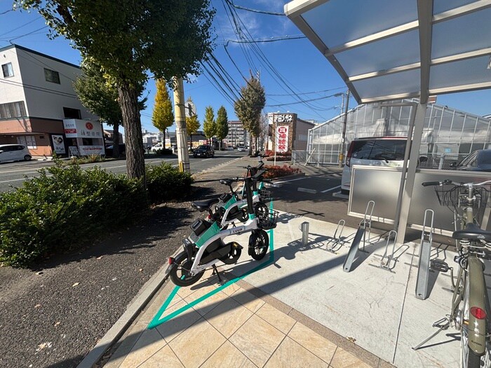 ＬＩＦＥＦＩＥＬＤ諸岡の物件外観写真