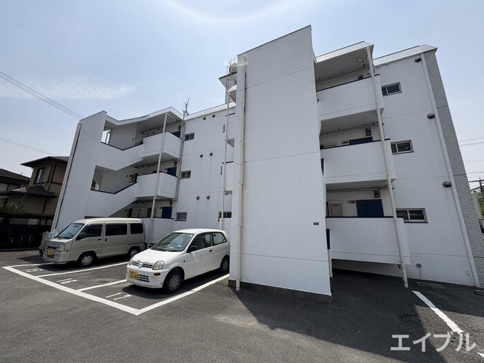 イズミハイツの物件外観写真