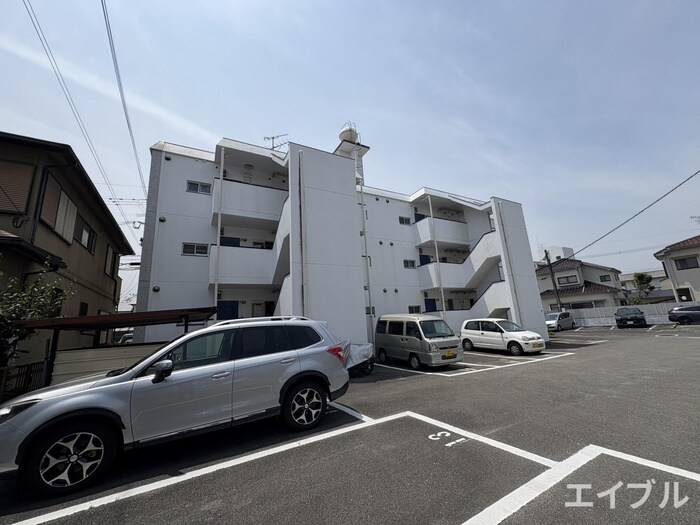 イズミハイツの物件外観写真