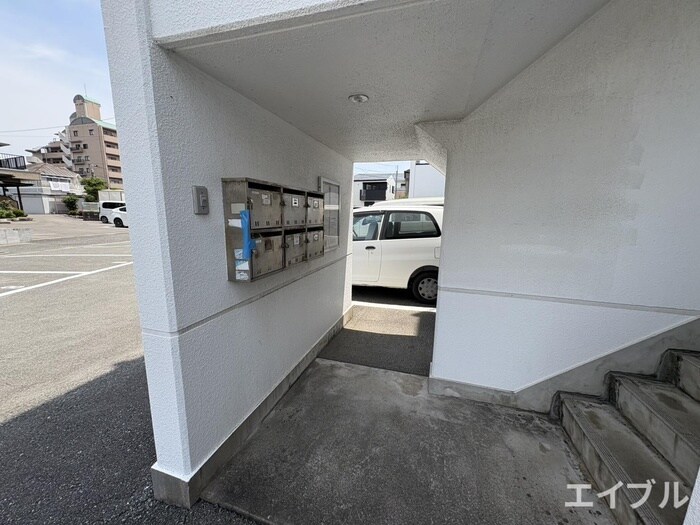 イズミハイツの物件外観写真