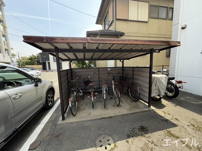 イズミハイツの物件外観写真