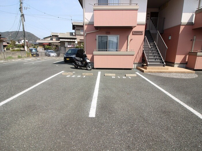 オレンジヒル Ｂ棟の物件外観写真