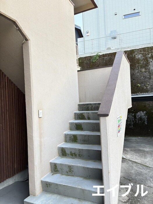 唐湊ハイツの物件外観写真