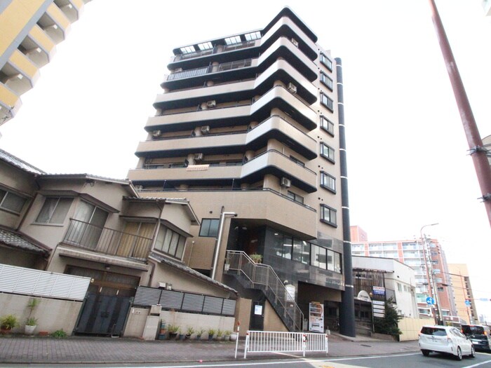 ドリーム六本松の物件外観写真